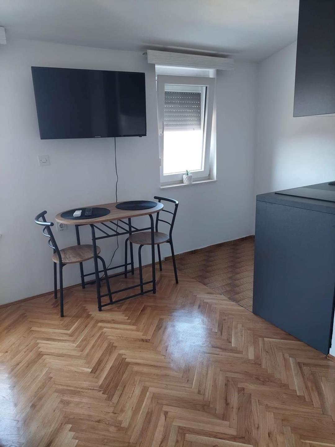 Apartmani Suhi Brod Medulin Exterior photo