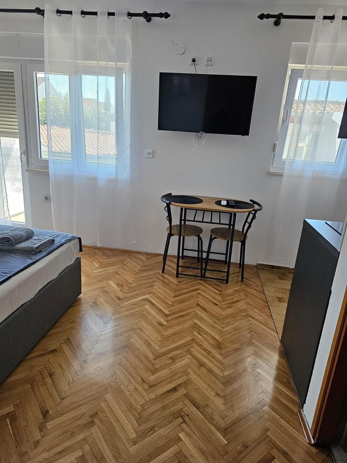 Apartmani Suhi Brod Medulin Exterior photo