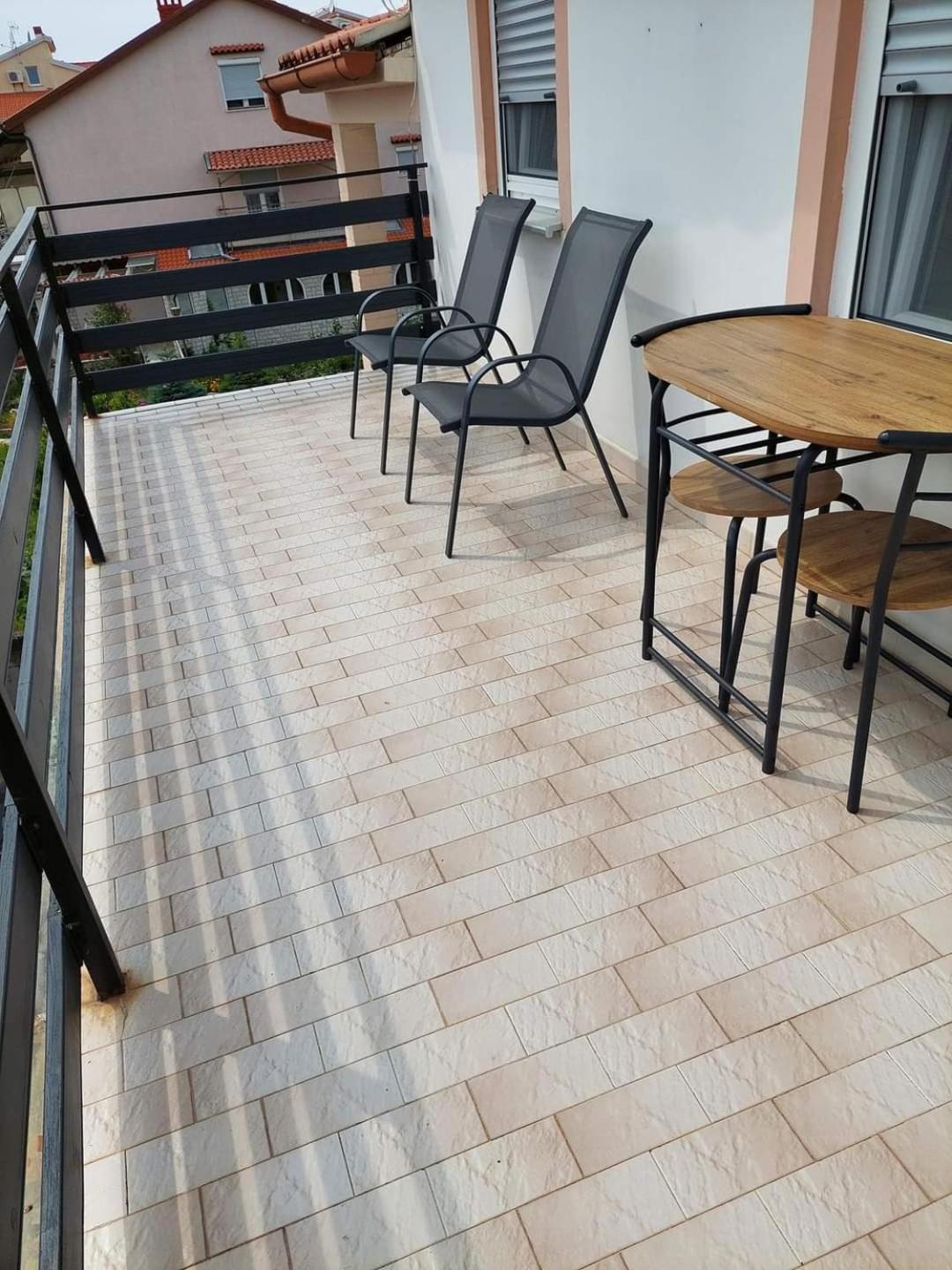 Apartmani Suhi Brod Medulin Exterior photo